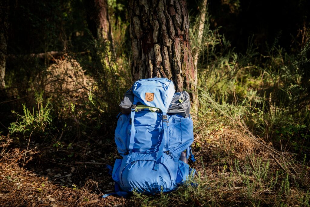 Matériel de bivouac pour 5 jours de trek en autonomie en Laponie : tente, sac de couchage, matelas de sol