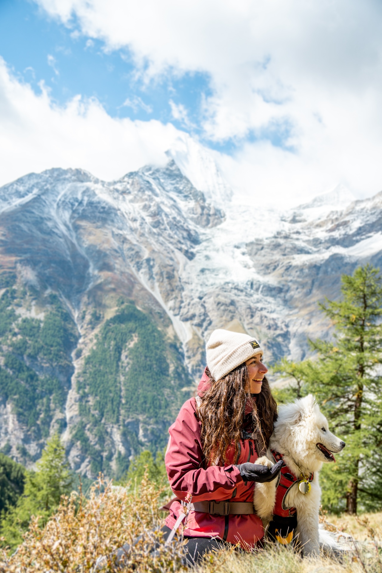 Randonnée en forêt vers la passerelle Charles Kuonen, Suisse Valais
