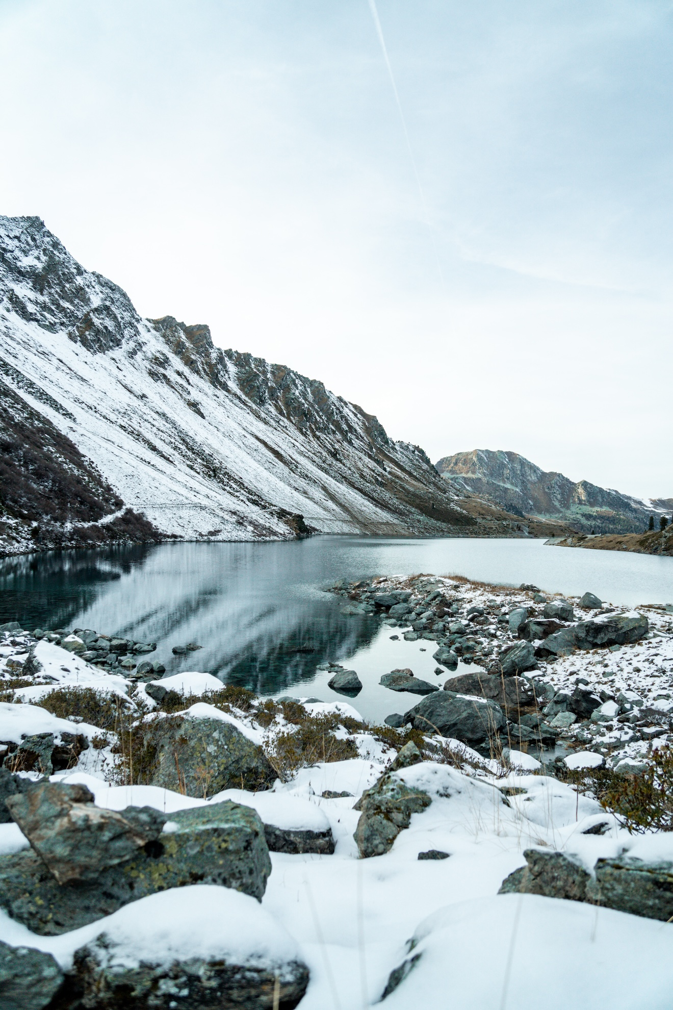 Barrage de Cleuson dans le Valais en Suisse, randonnée d’altitude avec lac turquoise