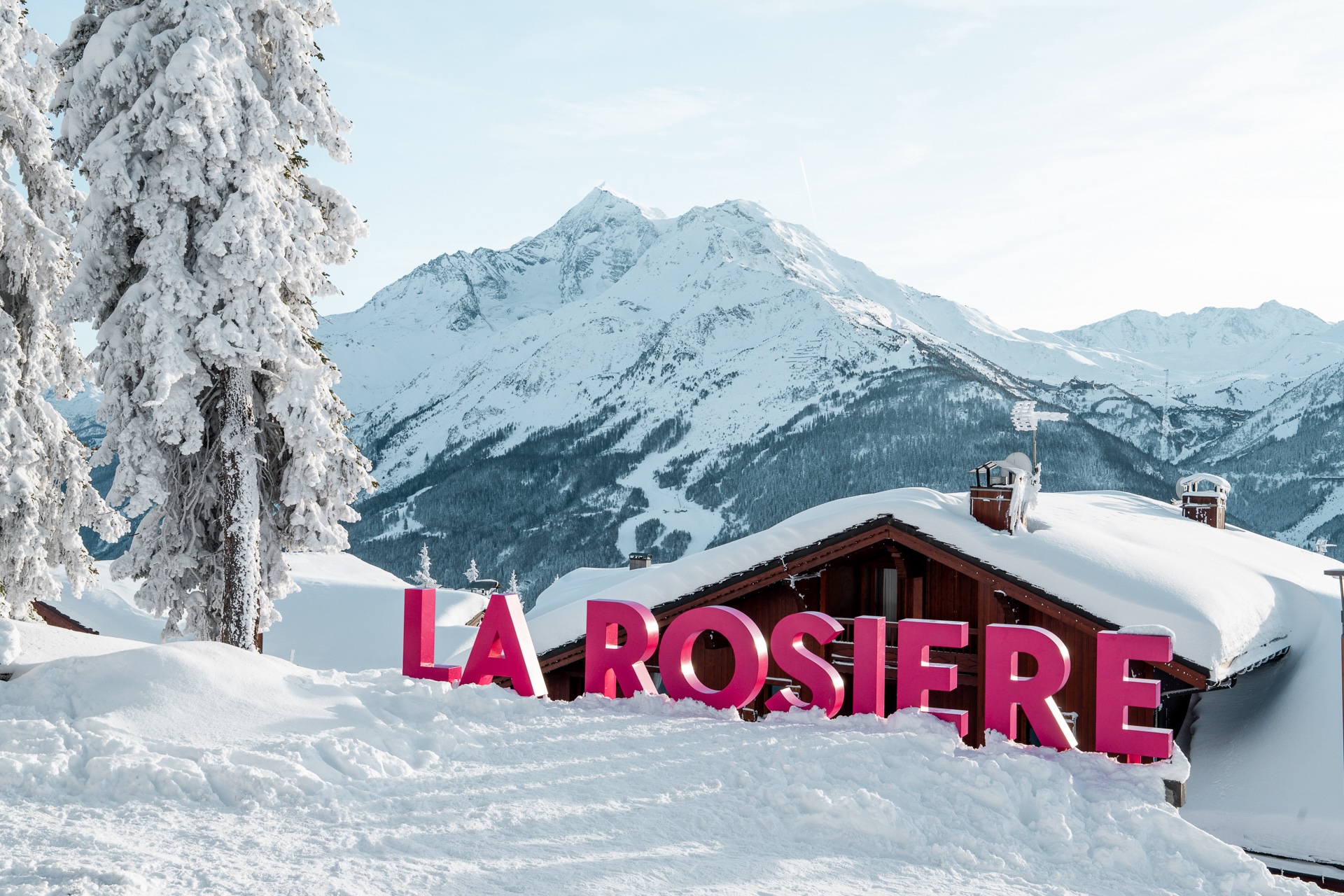Centre de La Rosière, station de ski authentique et ensoleillée dans les Alpes