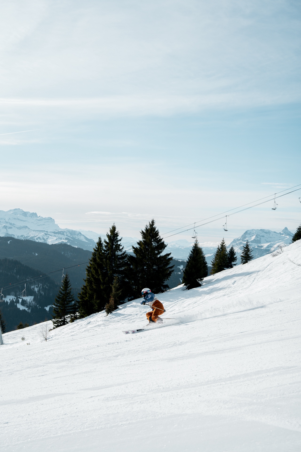 Pistes désertes du Mont Chéry aux Gets, neige parfaite et grand soleil